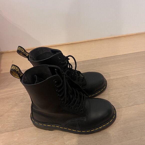 Dr. Martens 1490 Smooth Leather Mid Calf Boots - Picture 2 of 2